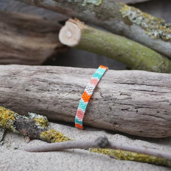 Bracelet tissage plat fin – Corail – zèbre – orange, saumon, vert pale, vert turquoise, argent et blanc- taille S