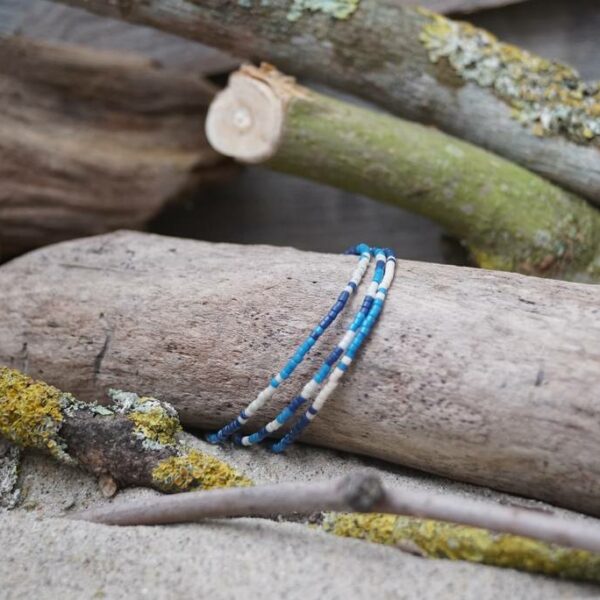 Bracelet simple rang – Lot de 3 – perles Miyuki sur câble fin – Océan Atlantique – Beige, Bleu foncé et Bleu Roi