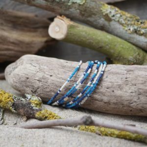 Bracelet simple rang – Lot de 6 – perles Miyuki sur câble fin – Océan Atlantique – Beige, Bleu foncé et Bleu Roi