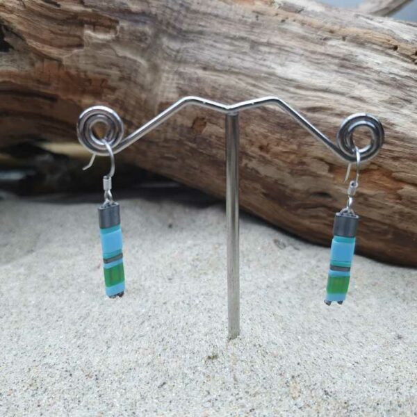 Boucles d’Oreilles Pendantes Perles carrées – Lagon – vert foncé, vert turquoise, bleu ciel, gris