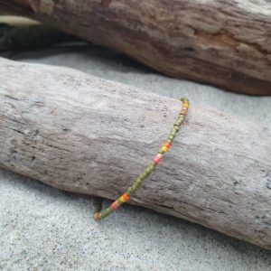 Bracelet simple rang – Type 5- minis perles sur câble fin –  Comanche – Orange, Kaki, Irisé et Ocre