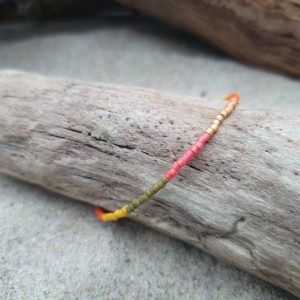 Bracelet simple rang – Type 7- minis perles sur câble fin –  Comanche – Orange, Kaki, Irisé et Ocre