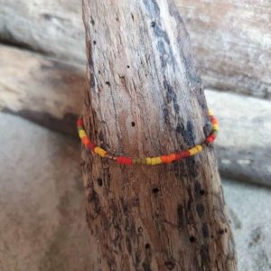 Bracelet simple rang – Type 3 – minis perles sur câble fin –  Iroquois Kaki – Kaki, Rouge, Brique, Orange, Ocre, Jaune, Bronze