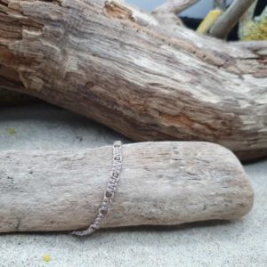 Bracelet Macramé épais  – fil beige – mini cubes bronze