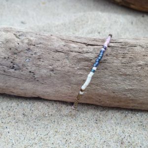 Bracelet simple rang – Type 7- minis perles sur câble fin –  La Vie en Rose – Rose Ecru Ardoise et Doré