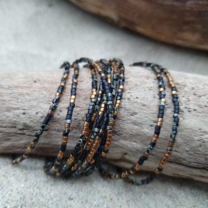 Bracelet simple rang – Lot de 10 – minis perles sur câble fin –  Noir Ébène – Noir mat, Bronze et Marbré