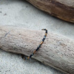 Bracelet simple rang – Type 3 – minis perles sur câble fin –  Noir Ébène – Noir mat, Bronze et Marbré