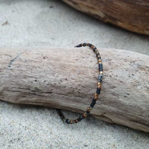 Bracelet simple rang – Type aléatoire – minis perles sur câble fin –  Noir Ébène – Noir mat, Bronze et Marbré
