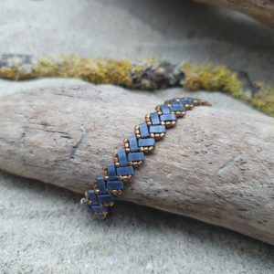 Bracelet Ecailles de Dragon Simple – Uni – Perles carrées – Bleu Ardoise et Bronze