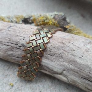 Bracelet Ecailles de Dragon Double – Uni – Perles carrées – Vert métal mat et Bronze