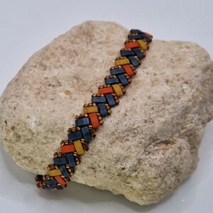 Bracelet  Ecailles de Dragon Simple – Perles carrées – Savane – Dominante Ardoise, Ocre, Rouille et Doré