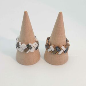 Bague Ecailles de Dragon simple perles carrées – Himalaya  – Blanc ou Doré