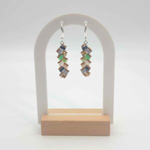 Boucles oreilles Pendantes Ecailles de Dragon – Perles carrées  – Chlorophylle