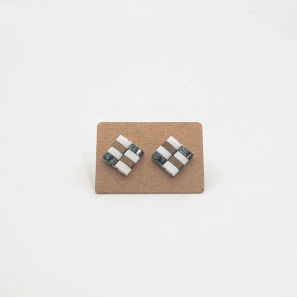 Boucles oreilles Puces – Perles carrées  – Himalaya