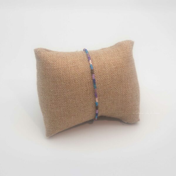 Bracelet simple rang – minis perles sur câble – Hortensia