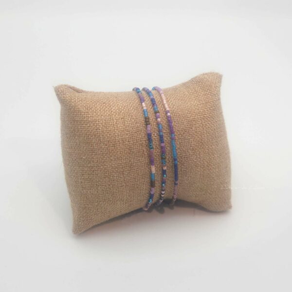 Ensemble de bracelets simple rang – minis perles sur câble – Hortensia